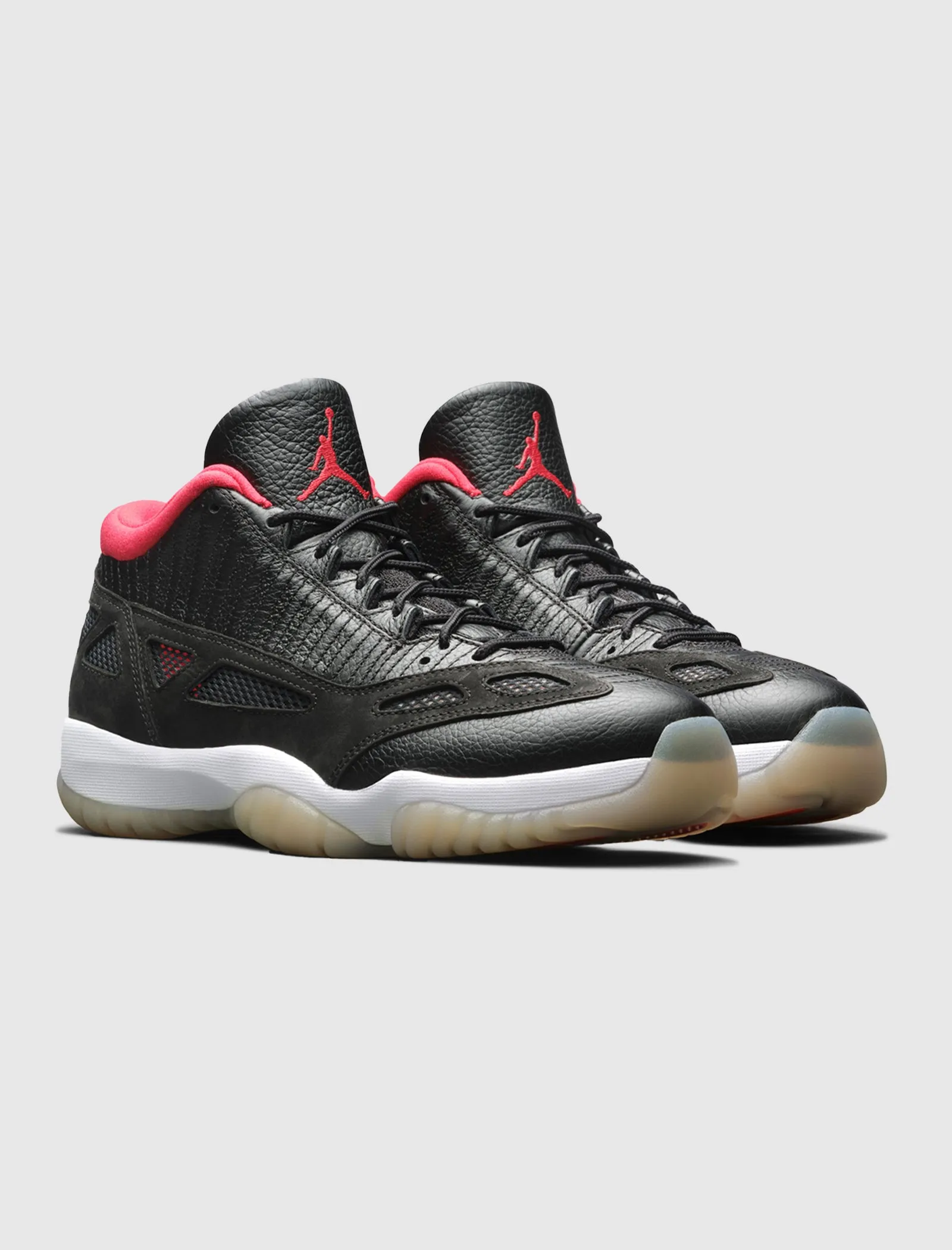 AIR JORDAN 11 LOW IE "BRED"