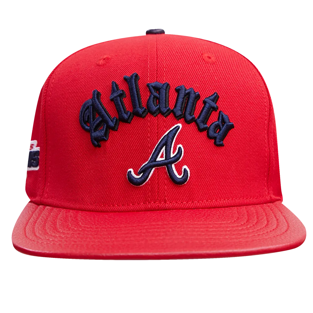 MLB ATLANTA BRAVES OLD ENGLISH UNISEX 6 PANEL LEATHER STRAPBACK (RED)