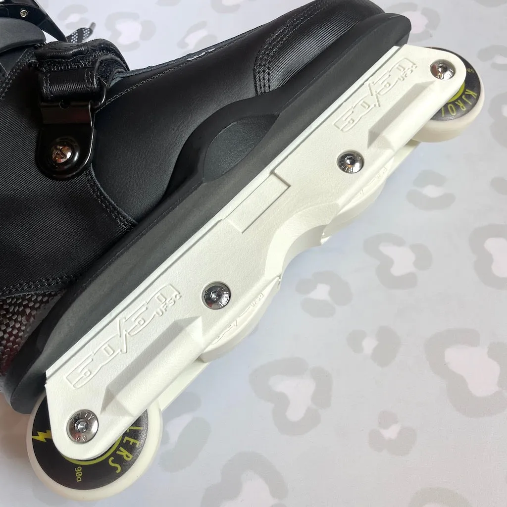 USD - Carbon   50/50 Complete Aggressive Inline Skate